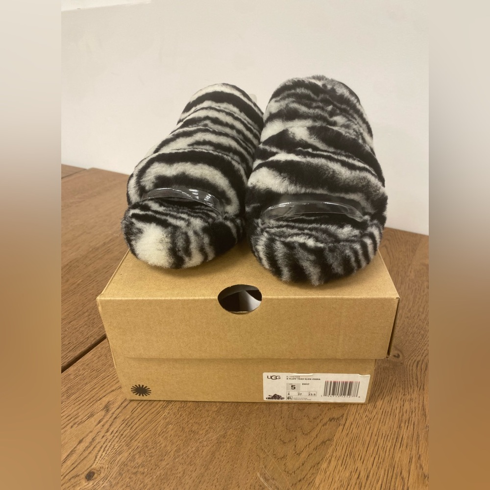 UGG Fluff Yeah Slide Zebra Slipper S/N 1112248 Youth Women’s Sizes New In Box
